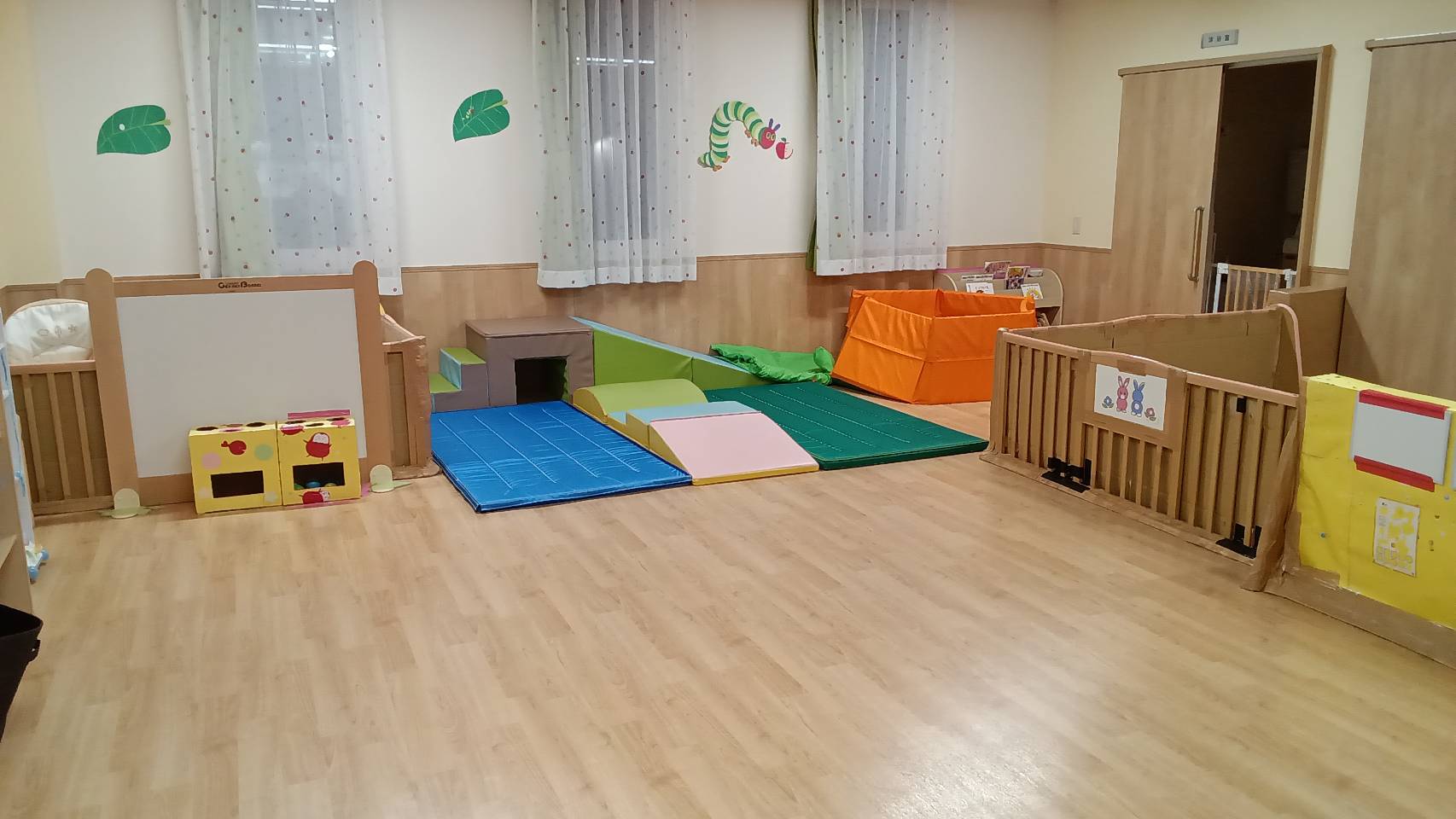 保育士　正社員　苫小牧東病院　ペンギン保育園